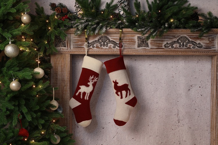 Christmas Stocking with Reindeer Design New Year Gift Bag Knitted Yarn Candy Bag